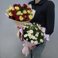 Букет из кустовых роз с зеленью