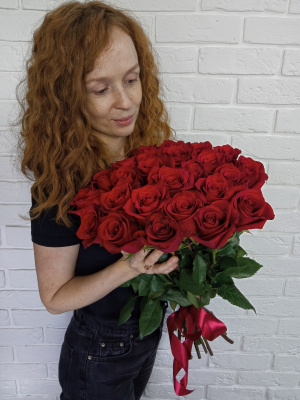 АКЦИЯ! 25 красных роз Эквадор 50 см