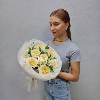 "Люблю тебя" воздушный букет с розами и альстромериями