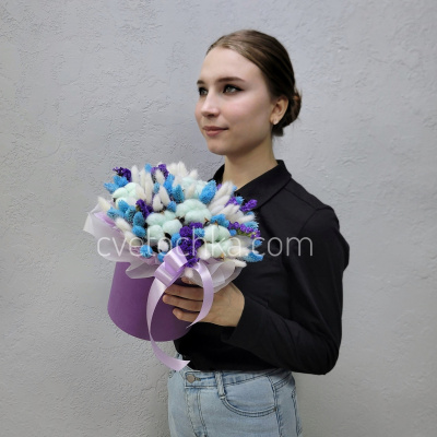 Шляпная коробка с сухоцветами