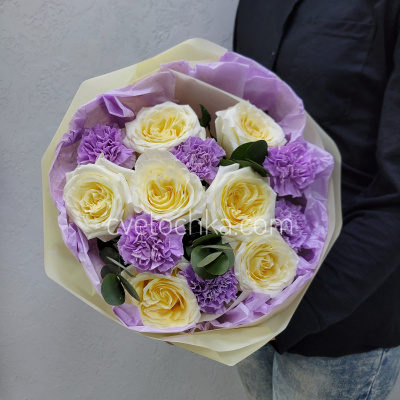 "Мираж" букет из роз и лунных гвоздик