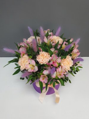 "Сказочная тайга" цветы в шляпной коробке