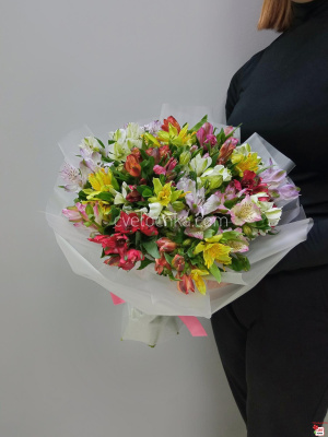 Букет из 25 альстромерий с доставкой в Магнитогорске