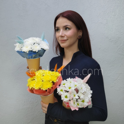 Стаканчик с хризантемой и лагурусом
