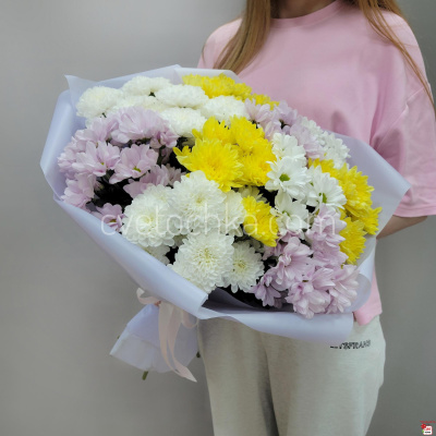 Букет из кустовых хризантем с доставкой в Магнитогорске