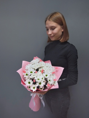 "Пчелка" букет из кустовых хризантем и сухоцветов