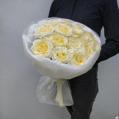 Букет из 15 сливочных роз с доставкой в Магнитогорске