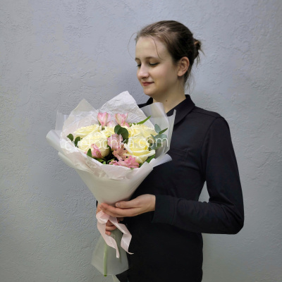 "Мерси" букет с розами и альстромериями