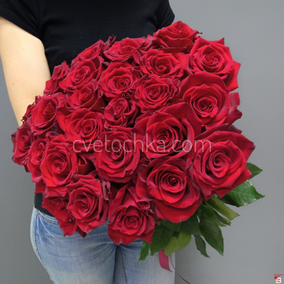 Букет из 25 красных роз Эквадор 60 см с доставкой в Магнитогорске 