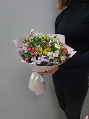 Букет из 15 альстромерий с доставкой в Магнитогорске