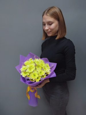 "Пчелка" букет из кустовых хризантем и сухоцветов